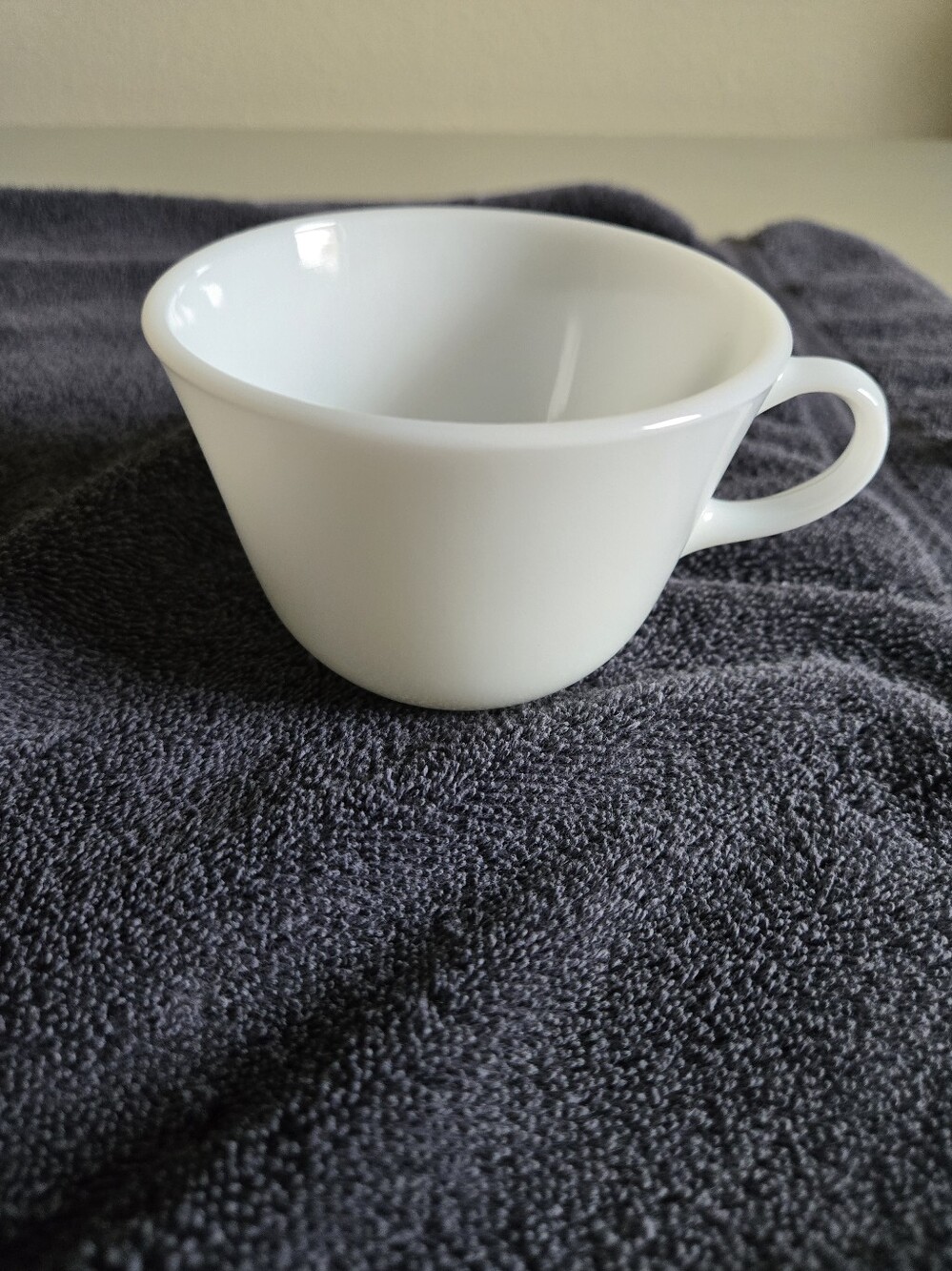 Pyrex milk glass coffee or tea mug single